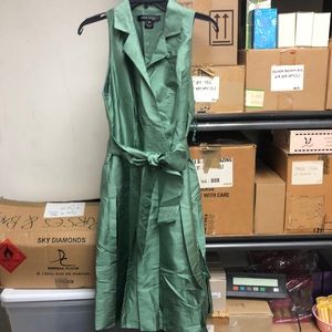 Anne Klein Green Collared Dress. Size 10.
